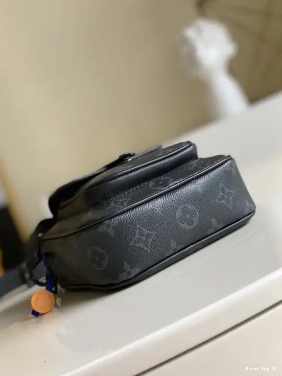 Firstbag Wearable VUITTON LOUIS Christopher Wallet 0614